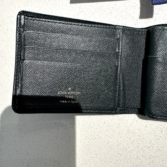 Louis Vuitton Epi Wallet - Picture 3 of 7